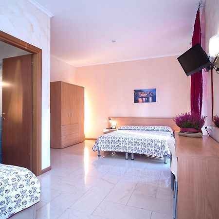 Hotel Villa Flora โบลยาสโค ภายนอก รูปภาพ